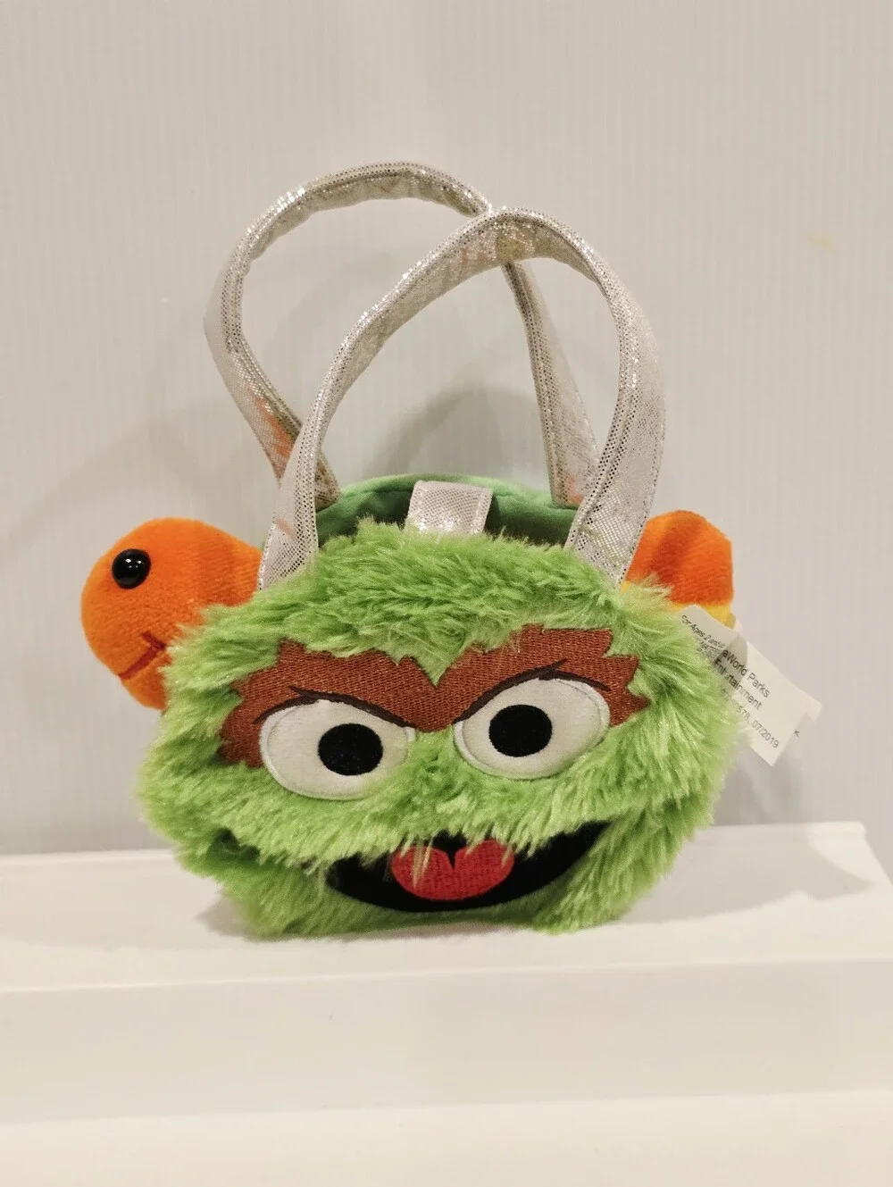 Sesame Place Oscar The Grouch Plush Purse with Worm Sea World Busch Gardens